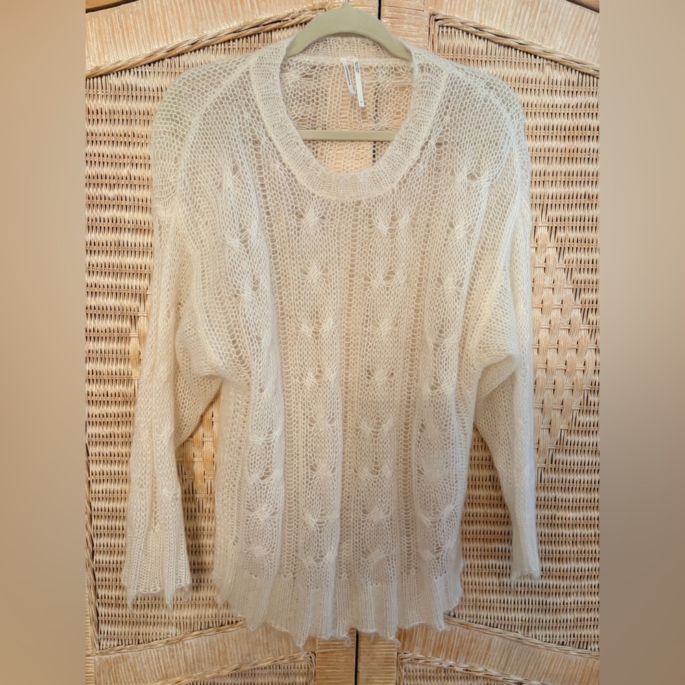 Anthropologie sweater. Small. Cream.
